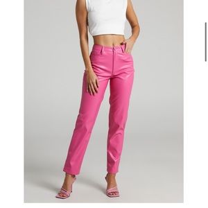 Pink leather pants 💖
